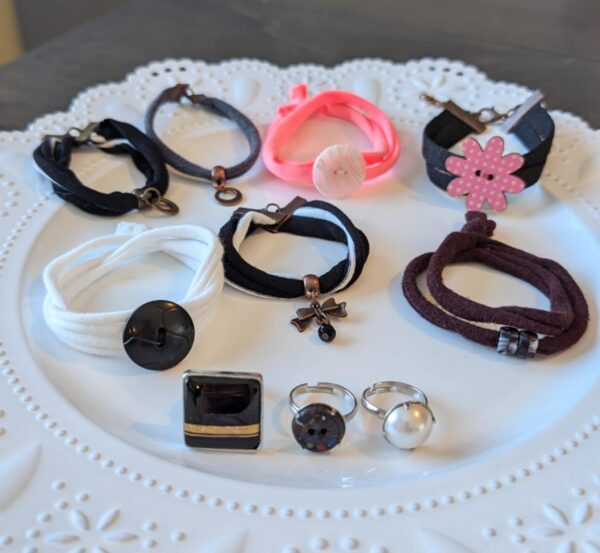 Lot de 7 bracelets + 3 bagues