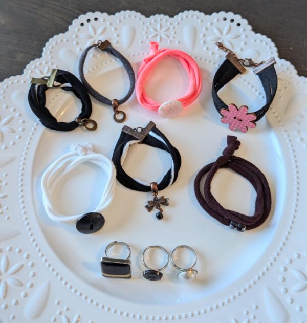 Lot de 7 bracelets + 3 bagues