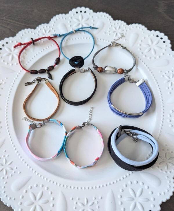 Lot de 9 bracelets